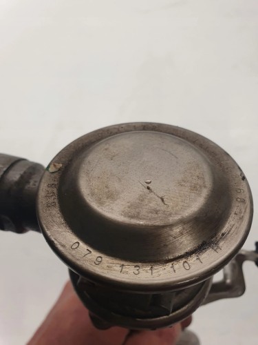 ZAWÓR EGR LEWY AUDI A6 C6 A8 4.2 BVJ 079131101H