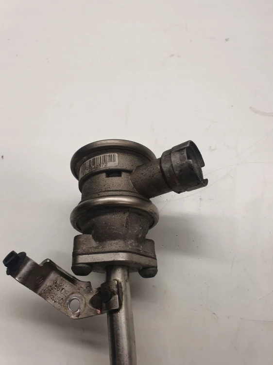 ZAWÓR EGR LEWY AUDI A6 C6 A8 4.2 BVJ 079131101H