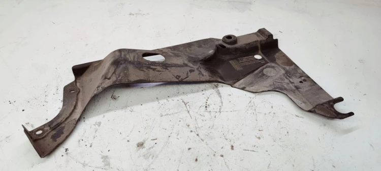 OSŁONA PODWOZIA LEWY TYŁ AUDI A4 B7 8H0825215C