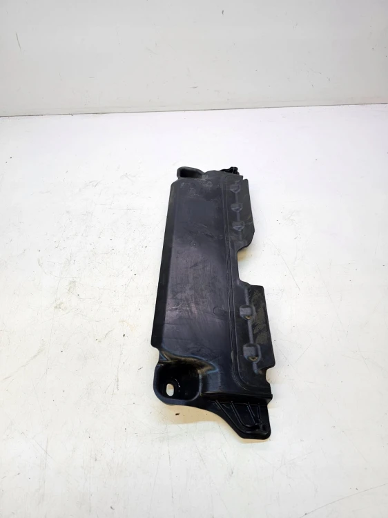 OSŁONA PŁYTA PODWOZIA AUDI A3 8V SEDAN 8V5825230A