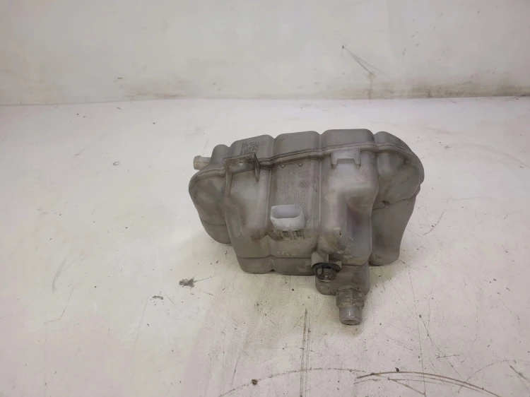 ZBIORNICZEK WYRÓWNAWCZY AUDI A6 C7 A7 4G0121403R