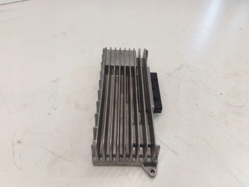 WZMACNIACZ RADIA AUDI A4 A5 Q5 8T0035223AB