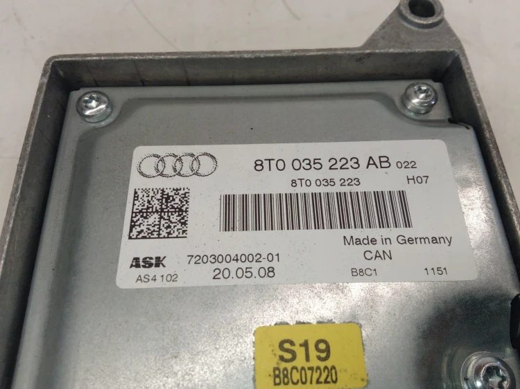 WZMACNIACZ RADIA AUDI A4 A5 Q5 8T0035223AB