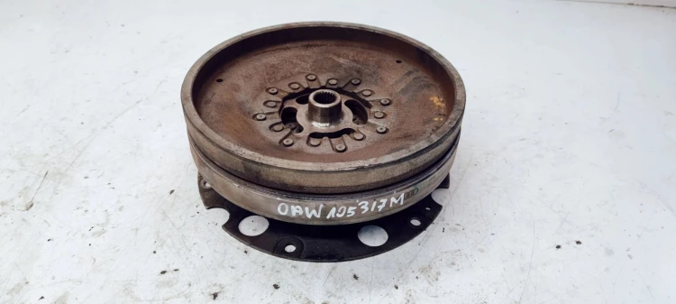 SPRZĘGŁO KOŁO DWUMAS AUDI A4 A5 2.0 TDI 0AW105317M