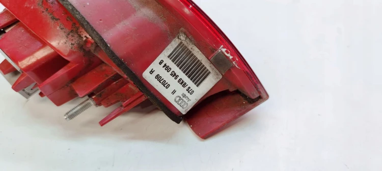 LAMPA PRAWY TYŁ W KLAPĘ AUDI A4 B8 KOMBI LED 8K9945094B