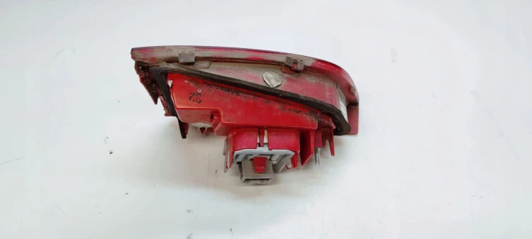 LAMPA PRAWY TYŁ W KLAPĘ AUDI A4 B8 KOMBI LED 8K9945094B