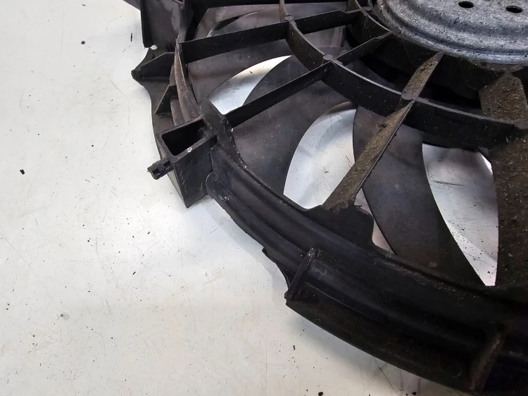 WENTYLATOR WENTYLATORY AUDI A6 C6 2.4 3.2 FSI 4F0121003N