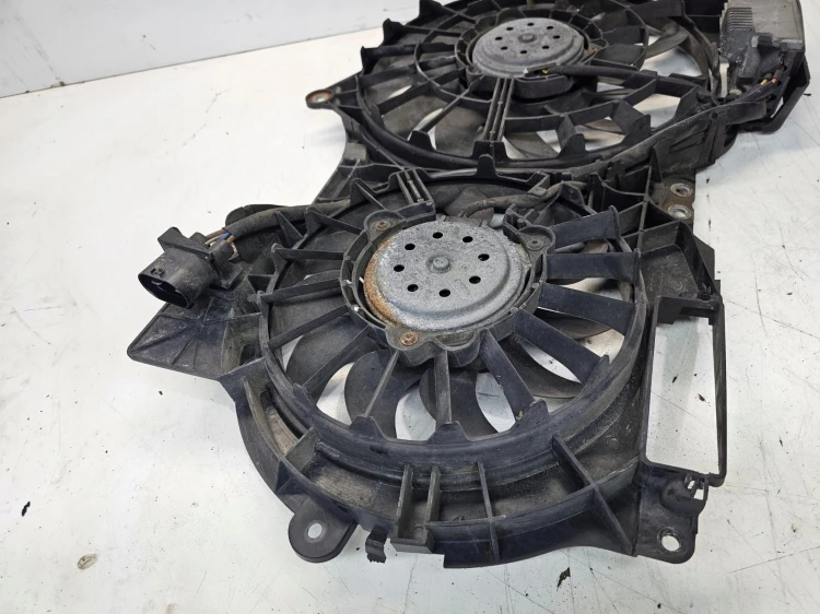 WENTYLATOR WENTYLATORY AUDI A6 C6 2.4 3.2 FSI 4F0121003N