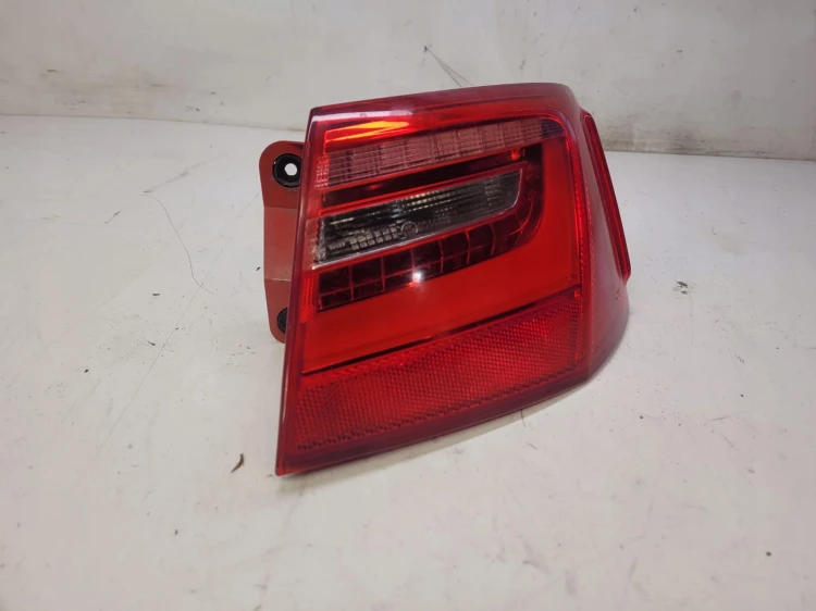 LAMPA PRAWY TYŁ W BŁOTNIK AUDI A6 C7 4G5945096A