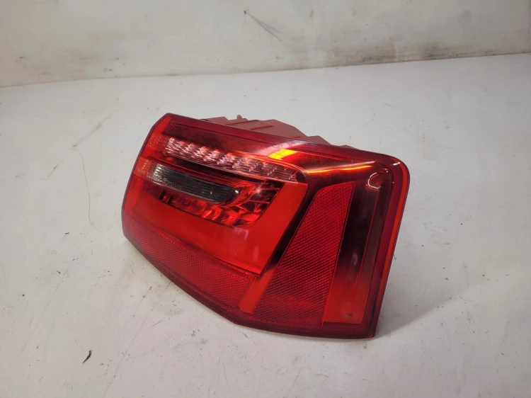LAMPA PRAWY TYŁ W BŁOTNIK AUDI A6 C7 4G5945096A