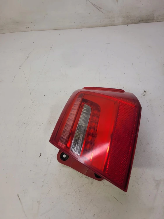 LAMPA PRAWY TYŁ W BŁOTNIK AUDI A6 C7 4G5945096A