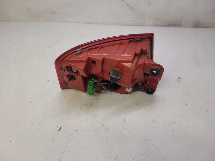 LAMPA PRAWY TYŁ W BŁOTNIK AUDI A6 C7 4G5945096A