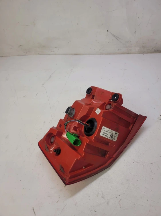 LAMPA PRAWY TYŁ W BŁOTNIK AUDI A6 C7 4G5945096A