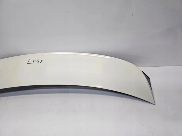 LOTKA SPOILER KLAPY TYŁ AUDI A1 8X 8X3 8X3827933 LY9K