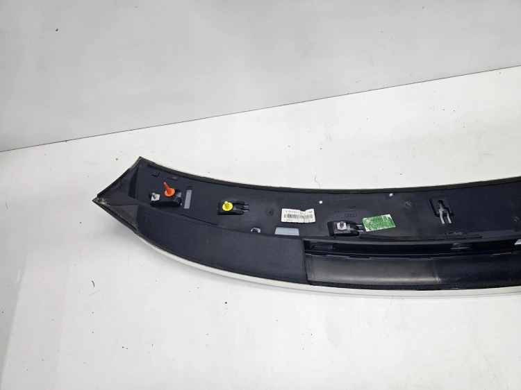 LOTKA SPOILER KLAPY TYŁ AUDI A1 8X 8X3 8X3827933 LY9K