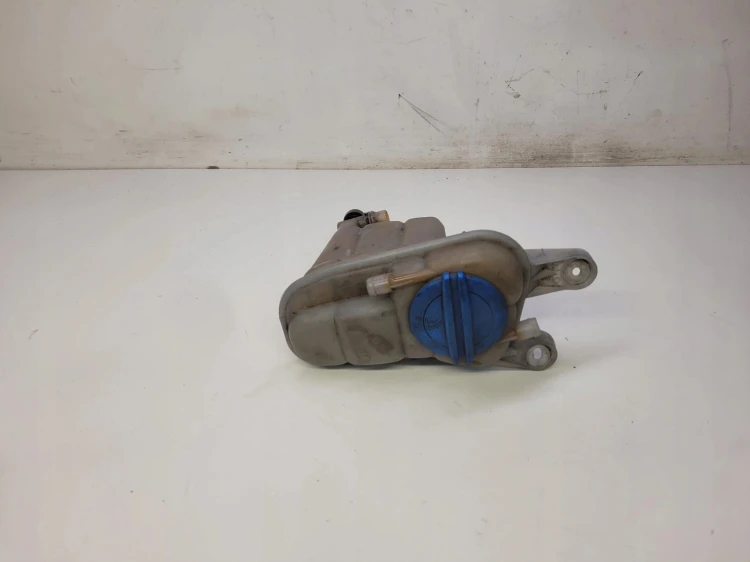 ZBIORNICZEK WYRÓWNAWCZY AUDI A4 A5 Q5 8K0121403Q