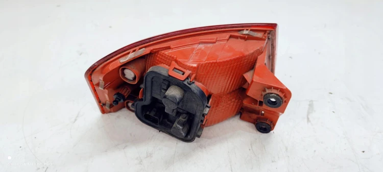 LAMPA PRAWY TYŁ W BŁOTNIK AUDI A6 C7 4G5945096
