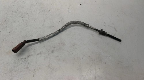 CZUJNIK TEMPERATURY SPALIN AUDI VW 059906088M