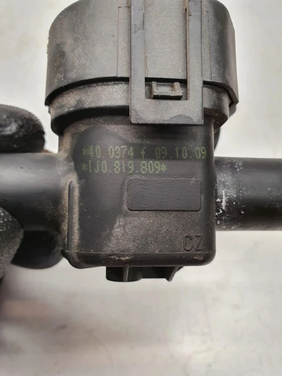 ZAWÓR PODCIŚNIENIA OGRZEWANIA AUDI VW 1J0819809