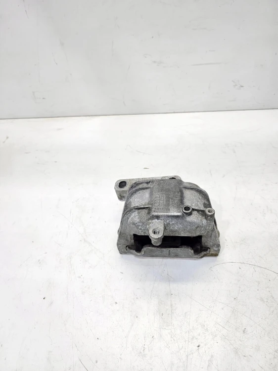 ŁAPA PODUSZKA SILNIKA AUDI VW SEAT SKODA 8J0199262 2.0 TFSI