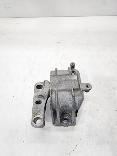 ŁAPA PODUSZKA SILNIKA AUDI VW SEAT SKODA 8J0199262 2.0 TFSI