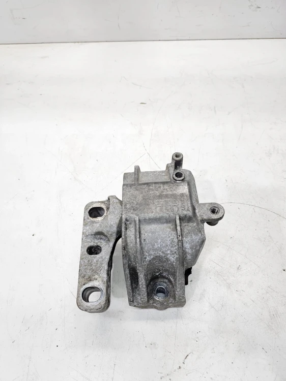 ŁAPA PODUSZKA SILNIKA AUDI VW SEAT SKODA 8J0199262 2.0 TFSI