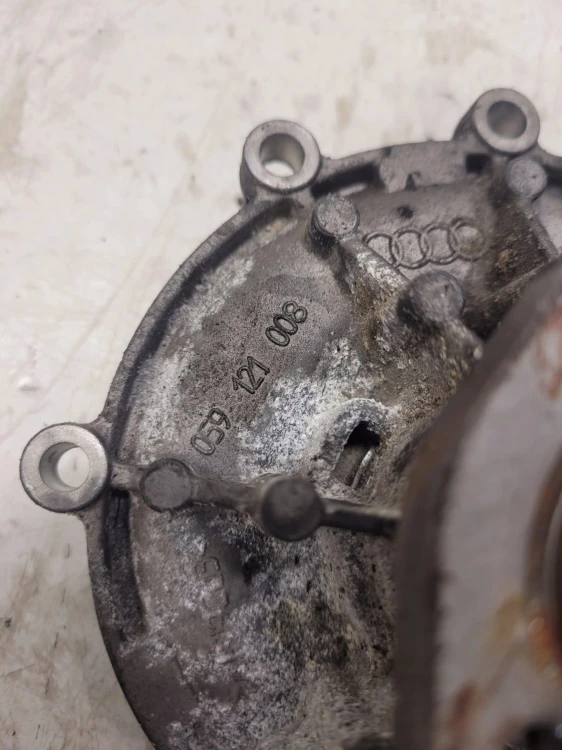 POMPA WODY AUDI A6 C7 A7 A8 D3 3.0 TDI 059121008
