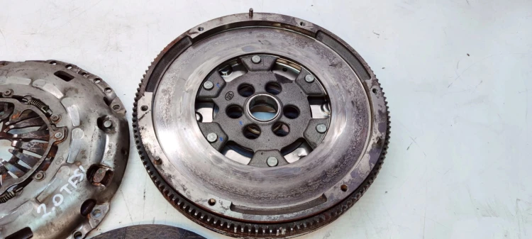 SPRZĘGŁO TARCZA DOCISK DWUMAS AUDI VW SEAT SKODA 2.0 TFSI 06F105266AC