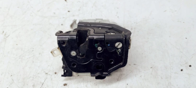 ZAMEK DRZWI PRAWY PRZÓD AUDI A1 8X1837016 6 PIN