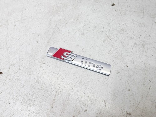 ZNACZEK EMBLEMAT S LINE AUDI A1 A2 A3 A4 A5 A6 A7 A8 Q5 Q7 8N0853601A