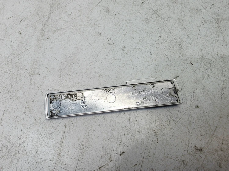 ZNACZEK EMBLEMAT S LINE AUDI A1 A2 A3 A4 A5 A6 A7 A8 Q5 Q7 8N0853601A