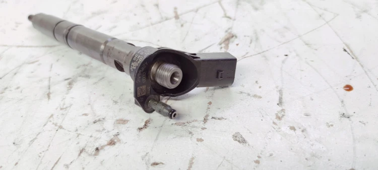 WTRYSKIWACZ WTRYSK AUDI A6 A8 3.0 TDI 059130277CC