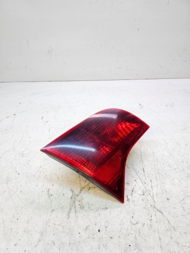 LAMPA LEWY TYŁ W KLAPĘ AUDI A4 B7 AVANT 8E9945093