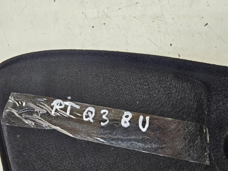 ZAŚLEPKA PÓŁKA BOCZKA BAGAŻNIKA PRAWA AUDI Q3 8U 8U0863880D