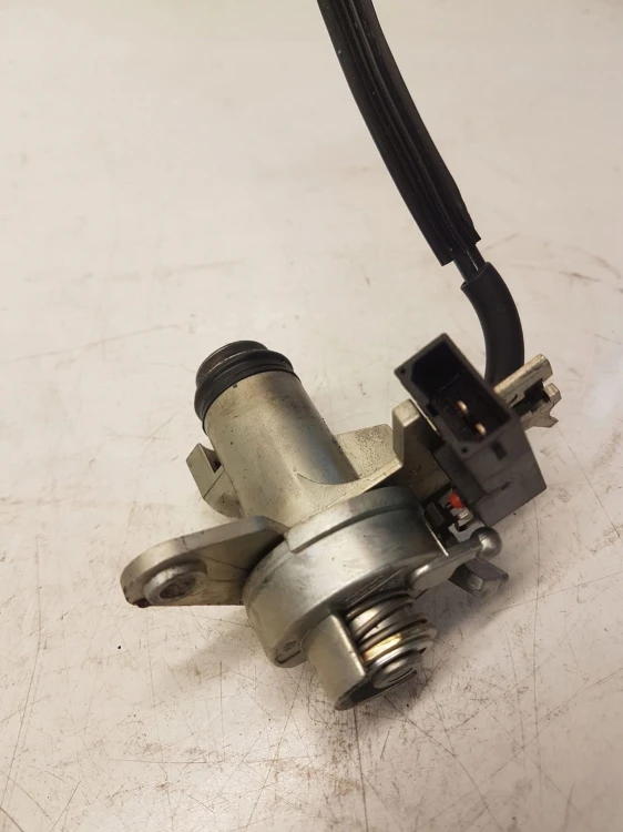 WKŁADKA ZAMEK KLAPY AUDI A3 A4 8E0827573 A C D