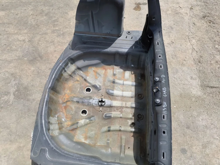 ĆWIARTKA WANNA PAS TYLNY AUDI A3 8V 3-DRZWI 2012-2018