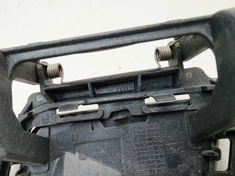 ZAŚLEPKA SPRYSKIWACZA PRAWA AUDI A4 B8 8K0955276H 8K0807788H