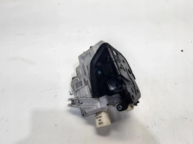 ZAMEK DRZWI PRAWY TYŁ AUDI A4 B6 B7 8E0839016AA 7-PIN