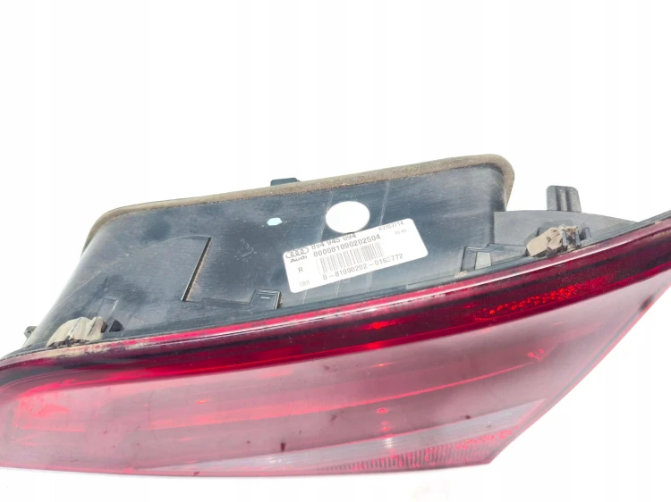 LAMPA PRAWY TYŁ W KLAPĘ AUDI A3 8V SPORTBACK 8V4945094 ZWYKŁA