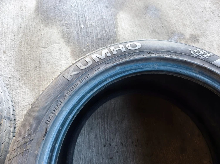 OPONA OPONY LATO KUMHO ECSTA HS51 215/45R16 90V 40/21 6MM