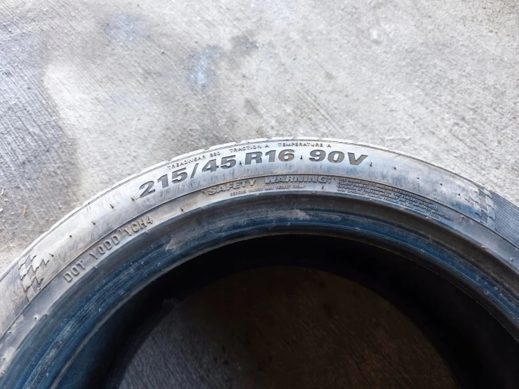 OPONA OPONY LATO KUMHO ECSTA HS51 215/45R16 90V 40/21 6MM