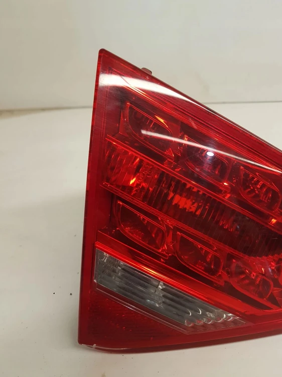 LAMPA LEWY TYŁ Z KLAPY AUDI A5 8T COUPE 8T0945093A