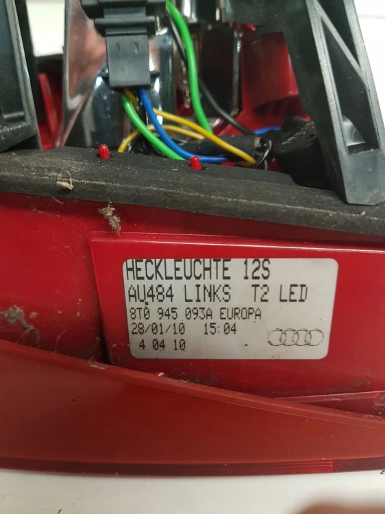 LAMPA LEWY TYŁ Z KLAPY AUDI A5 8T COUPE 8T0945093A
