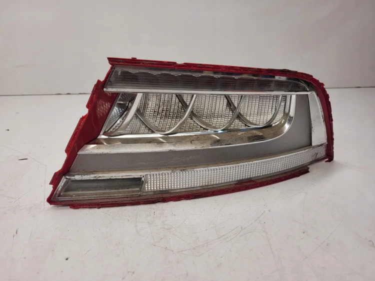 LAMPA PRAWY TYŁ W BŁOTNIK LED AUDI A7 4G8945096