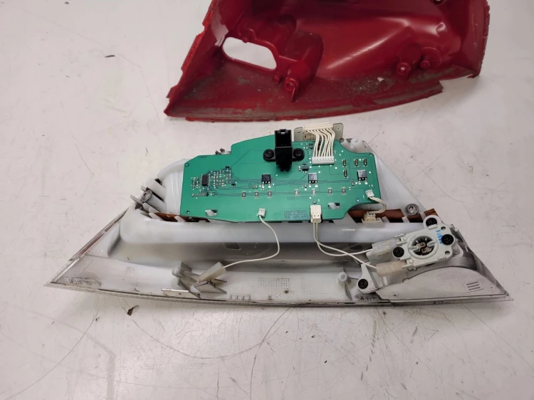 LAMPA PRAWY TYŁ W BŁOTNIK LED AUDI A7 4G8945096
