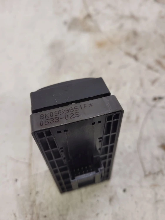 PRZEŁĄCZNIK WŁĄCZNIK SZYB AUDI A4 B8 LI 8K0959851F