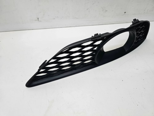 KRATKA HALOGENU ATRAPA ZDERZAKA PRAWA AUDI Q7 4L LIFT 4L0807676C