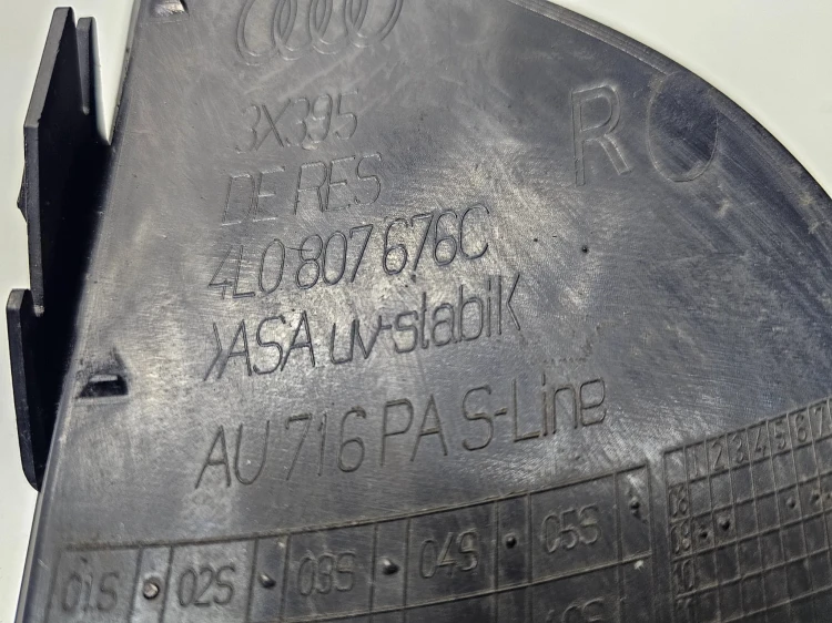 KRATKA HALOGENU ATRAPA ZDERZAKA PRAWA AUDI Q7 4L LIFT 4L0807676C