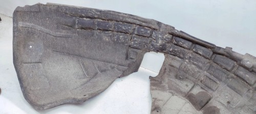 NADKOLE PRAWY PRZÓD MATERIAŁOWE AUDI Q3 8U 8U0821172E