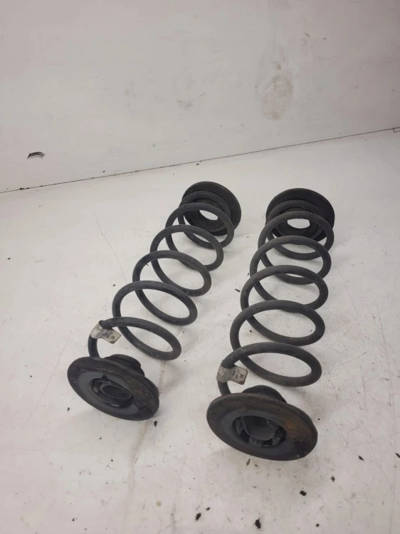 SPRĘŻYNA TYŁ TYLNA LEWA PRAWA AUDI A3 8V 5Q0511121